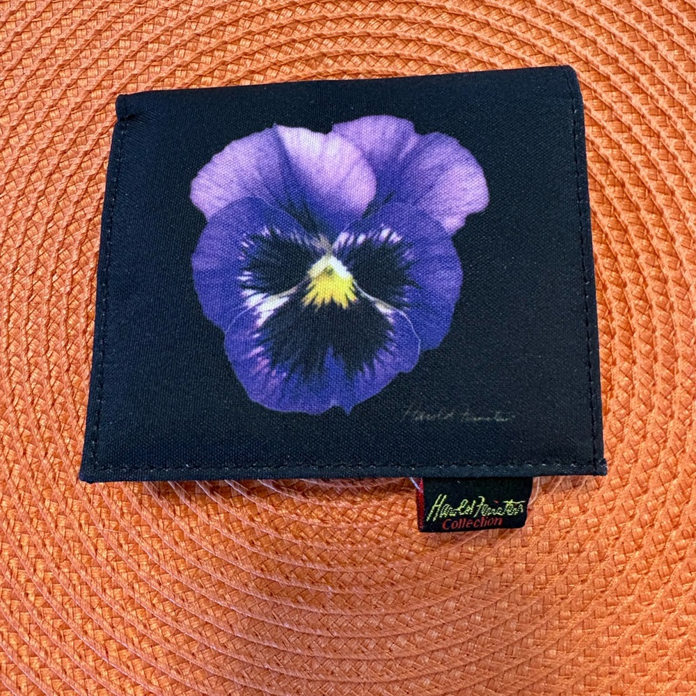 Harold Feinstein wallet.NWT
